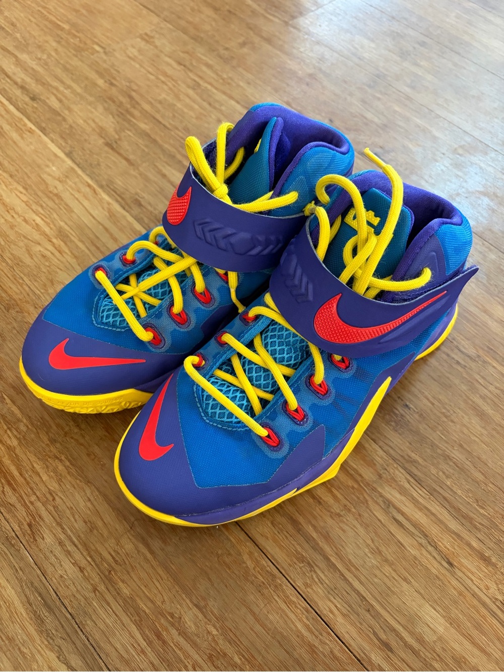 Nike LeBron Zoom Soldier 7 GS 'Blue Concord Yellow' sz 5Y